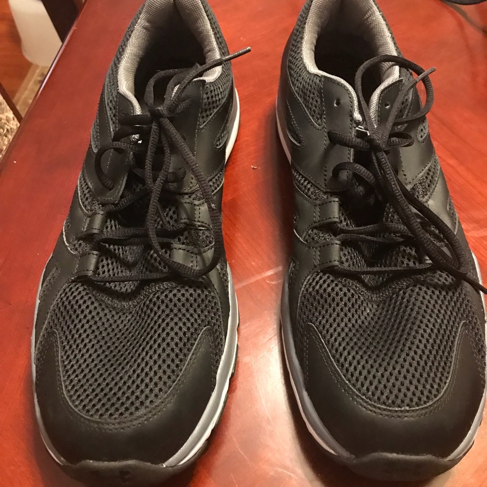 Under  Armour tennis shoes